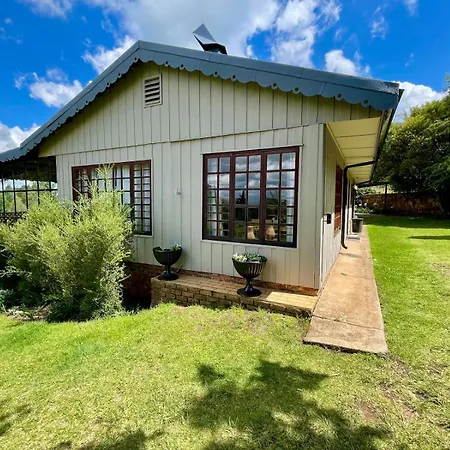 The Hedge At Dullstroom Cottage Exterior photo