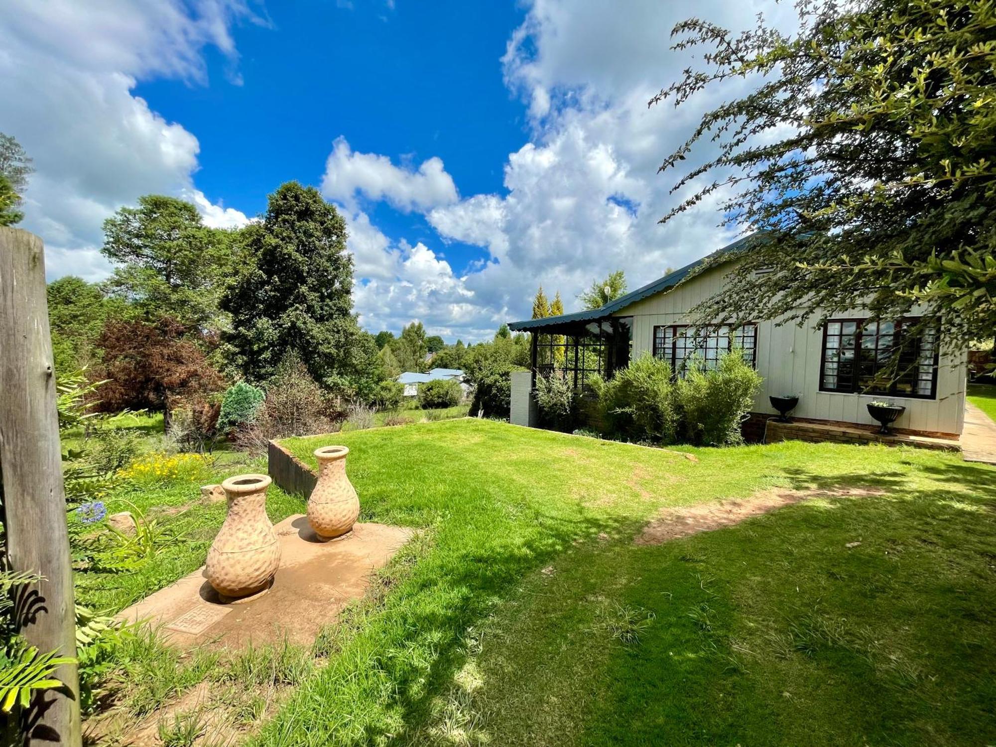 The Hedge at dullstroom cottage * Dullstroom