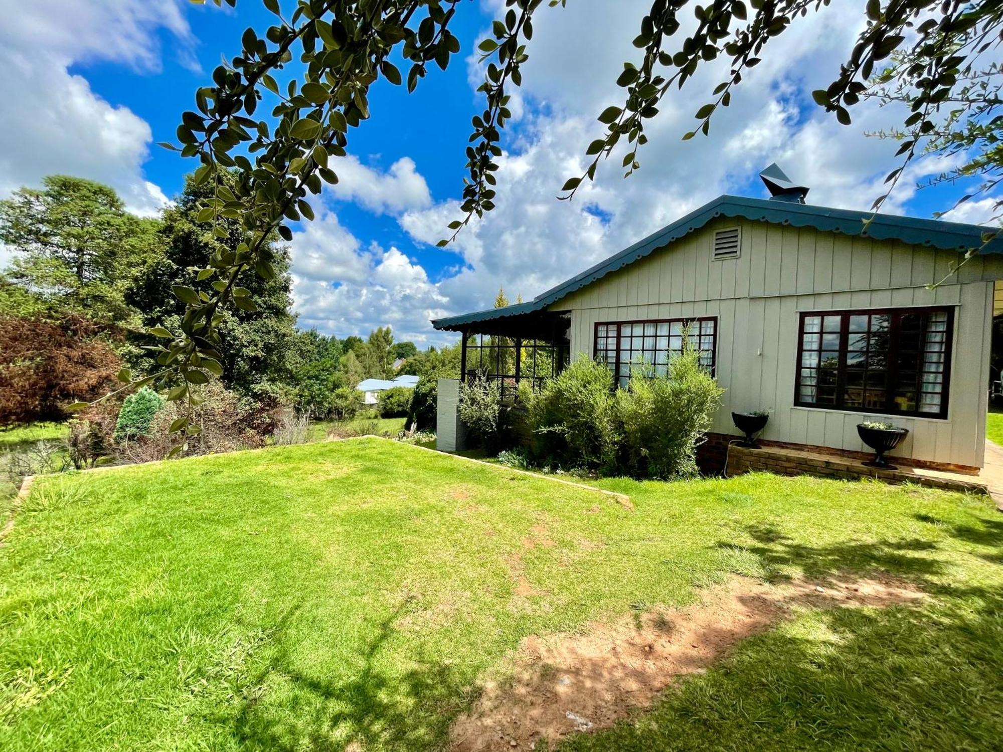 Holiday home The Hedge at dullstroom cottage *